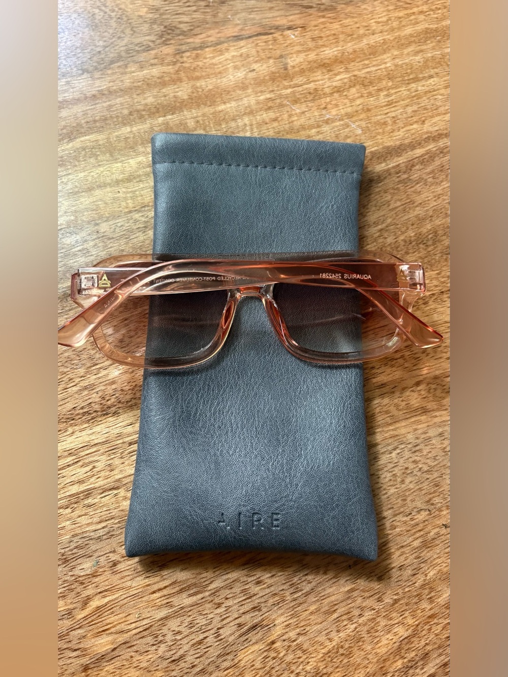 AIRE Aquarius Aviator Sunglasses in Antique Rose with carrying case and wipe - Picture 4 of 11